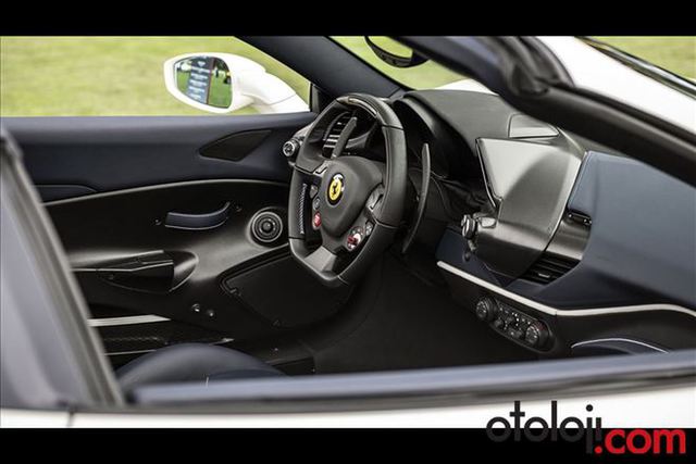 Ferrari 488 Pista'nın üstü açıldı - 16