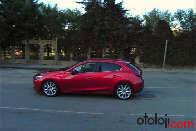 Mazda 3 (2015) 1.5 SkyActiv - 25