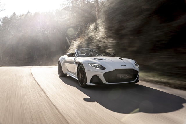 Aston Martin tarihinin en hızlı convertible modeliyle tanıtışın: DBS Superleggera Volante - 2