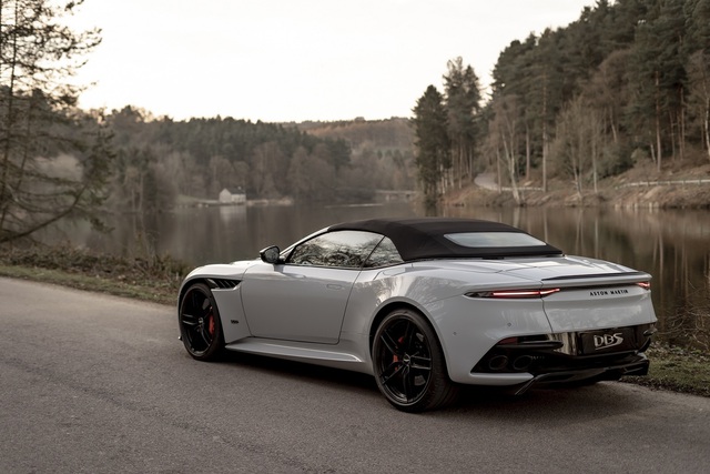 Aston Martin tarihinin en hızlı convertible modeliyle tanıtışın: DBS Superleggera Volante - 3