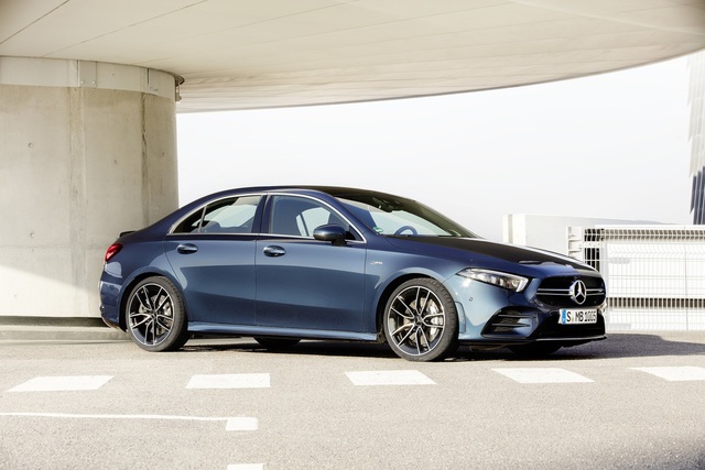 Mercedes-AMG A35 Sedan 306 bg’lik turbo motora sahip - 7