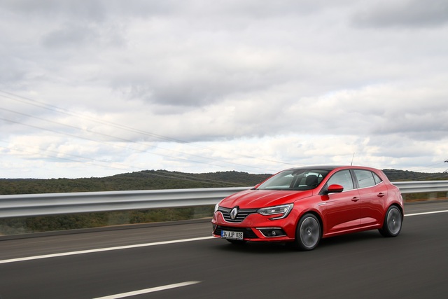 Renault Megane HB 1.5 dCi EDC - 2