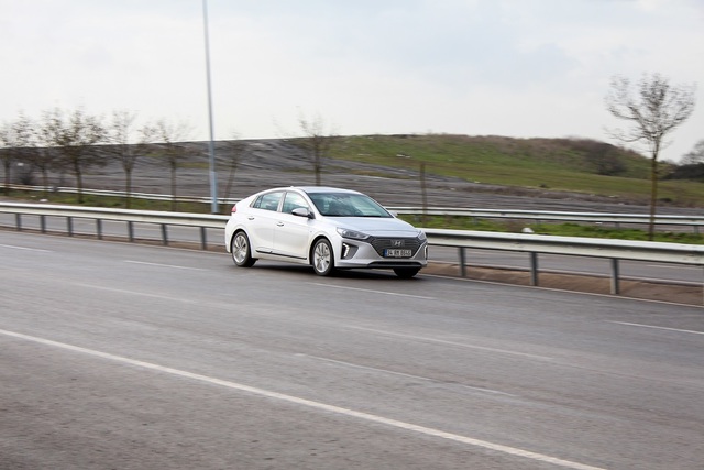 Hyundai Ioniq Hybrid - 6