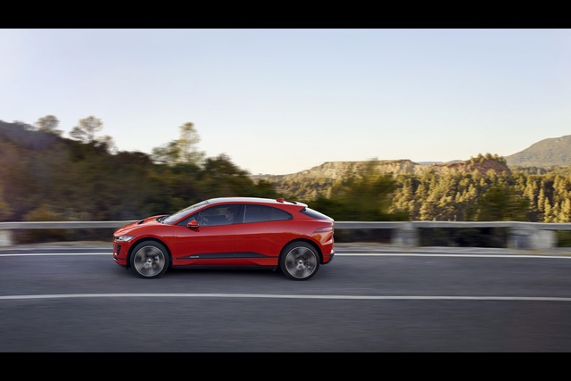 Jaguar I-Pace Yılın Otomobili seçildi - 10