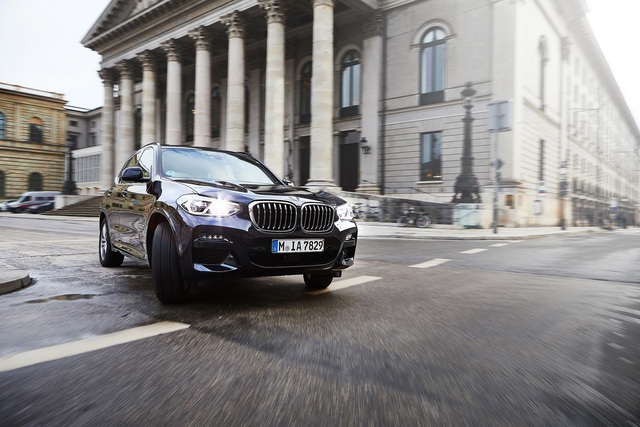 BMW, X3’ün plug-in hibrit versiyonunu tanıttı - 1