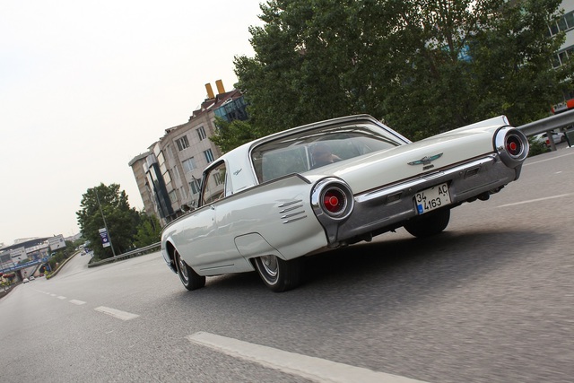 Ford Thunderbird 390 cid. (1961) - 15