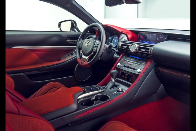 Makyajlı Lexus RC F Detroit öncesi gösterildi - 9