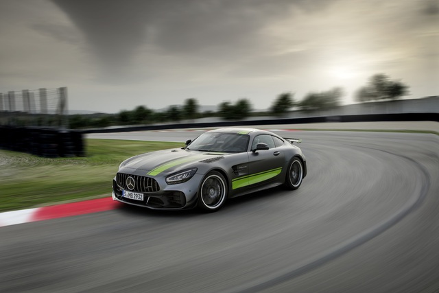 AMG GT modelleri makyajlandı, GT R Pro aileye eklendi - 12