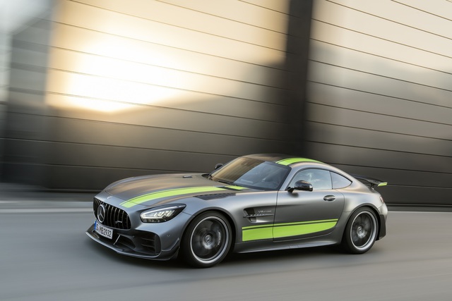 AMG GT modelleri makyajlandı, GT R Pro aileye eklendi - 11