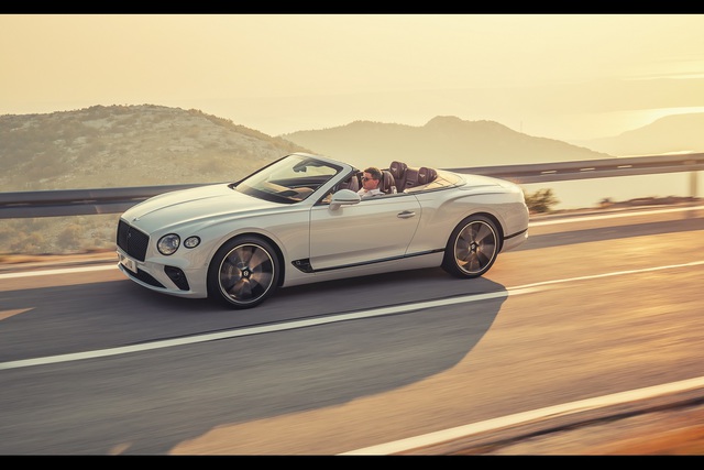 Yeni Bentley Continental GTC: Üstsüz ve lüks - 10