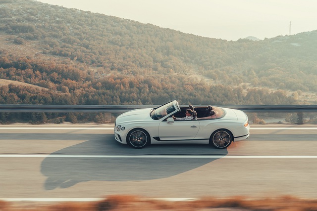 Yeni Bentley Continental GTC: Üstsüz ve lüks - 2