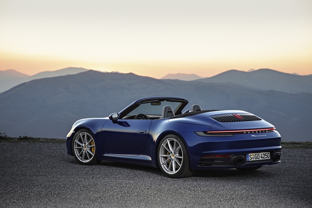 Yeni Porsche 911 Cabriolet tanıtıldı - 1