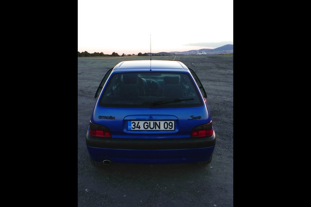 Peugeot 205 GTi 1.9 - Citroen Saxo VTS 16v - 33