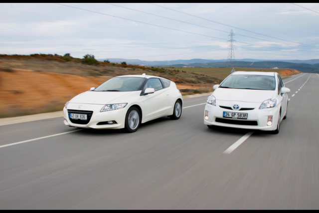 Honda CR-Z GT 1.5 - Toyota Prius 1.8 HSD Premium - 3