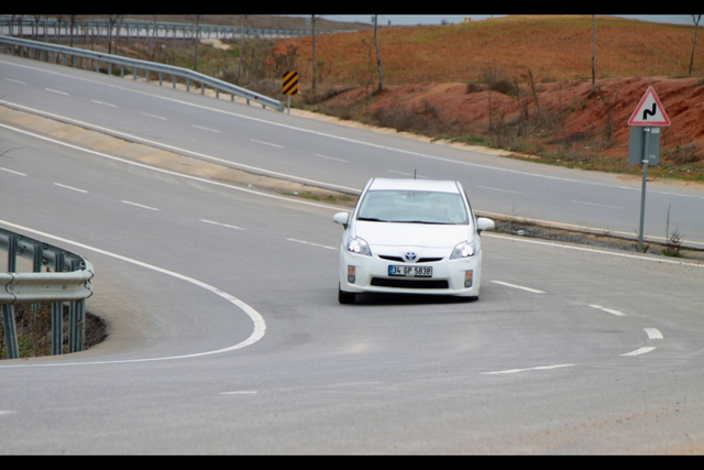 Honda CR-Z GT 1.5 - Toyota Prius 1.8 HSD Premium - 11