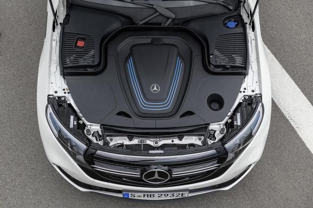 Mercedes, ilk elektrikli SUV’si EQC’nin tanıtımını yaptı - 15