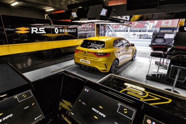 Renault Sport'un en yeni eseri: Megane RS Trophy - 1