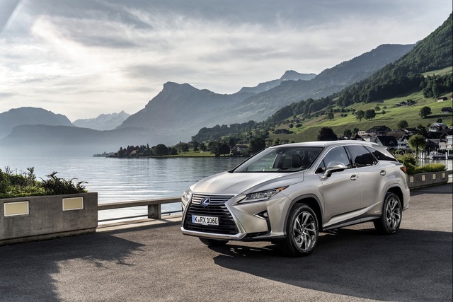 7 kişilik Lexus RX L Türkiye’de satışa sunuldu - 2