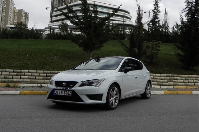 SEAT Leon Cupra - 1