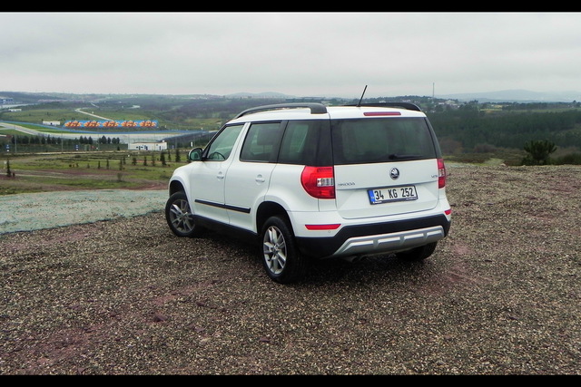 Skoda Yeti 1.6 TDI DSG Ambition - 4