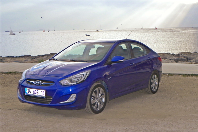 Hyundai Accent Blue 1.6 CRDI PRIME - 1