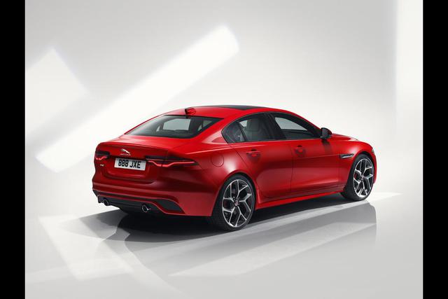 Makyajlı Jaguar XE çok daha çekici görünüyor - 2