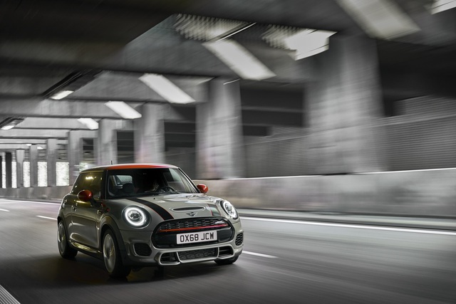 John Cooper makyaj yaptı - 4