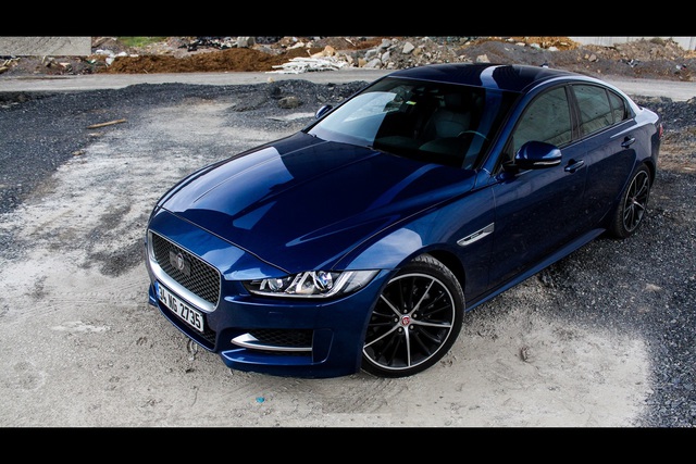 Jaguar XE 2.0d R Sport Plus - 8