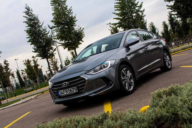 Hyundai Elantra (2016) 1.6 CRDi DCT Elite - 2