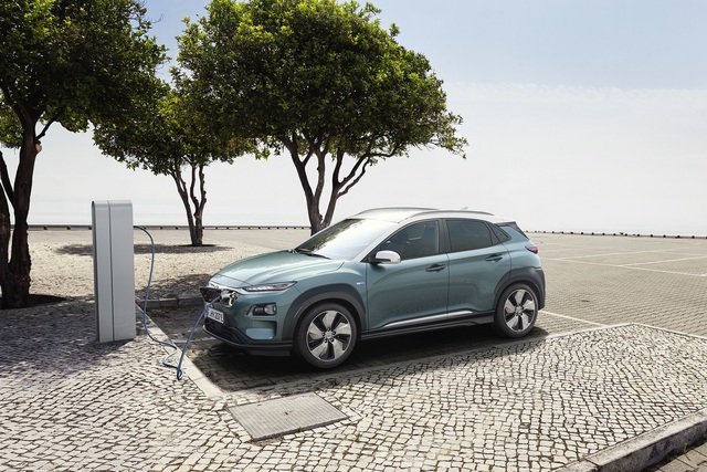 Hyundai Kona Electric sağlam bir menzille geldi - 1