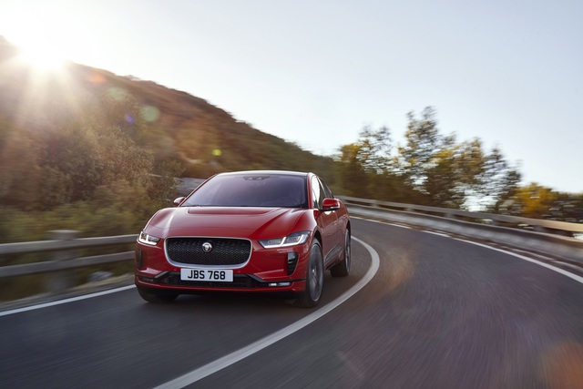 I-Pace: Jaguar'ın ilk elektrikli otomobili 400 bg güç üretiyor - 1