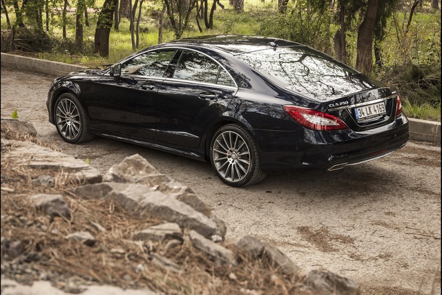 Mercedes-Benz CLS 250d 4 Matic - 4