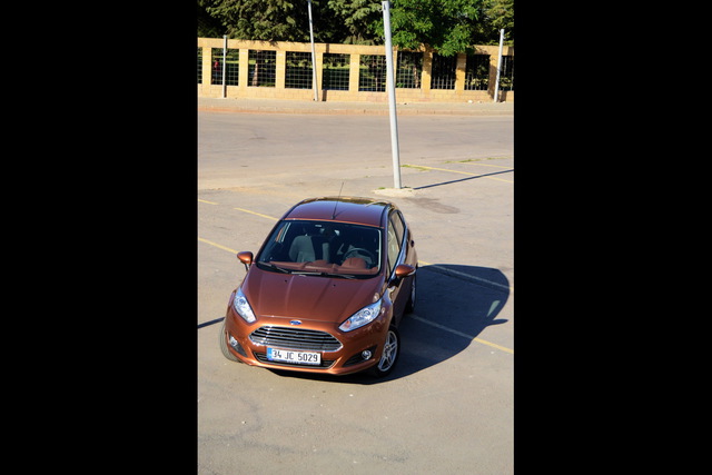 Ford Fiesta 1.6 Ti-VCT Powershift - 4