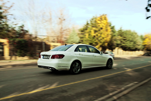 Mercedes-Benz E 180 CGI - 10