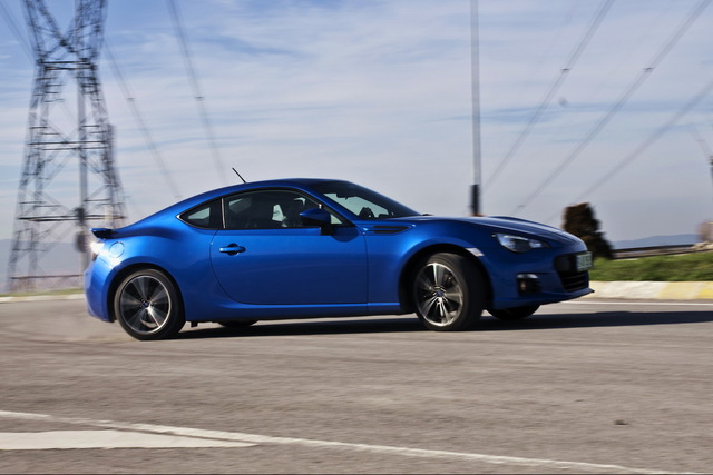 Subaru BRZ 2.0R 6AT - 7