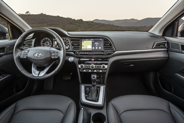 Yeni Hyundai Elantra Türkiye’de satılmaya başlandı - 12