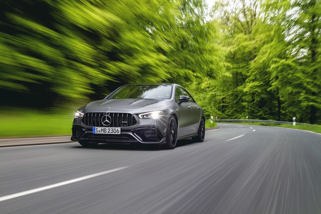 Mercedes-AMG A45 ve CLA45 sonunda tanıtıldı! - 17