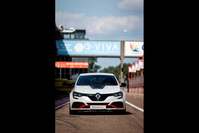 Renault Megane RS Trophy R Spa’nın da rekorunu kırdı! - 22