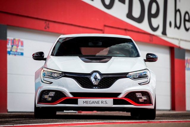 Renault Megane RS Trophy R Spa’nın da rekorunu kırdı! - 7