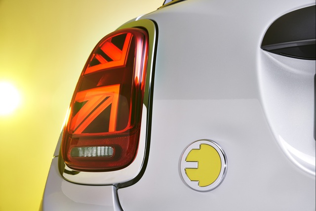 MINI, ilk elektrikli modelini tanıttı: Cooper SE - 17