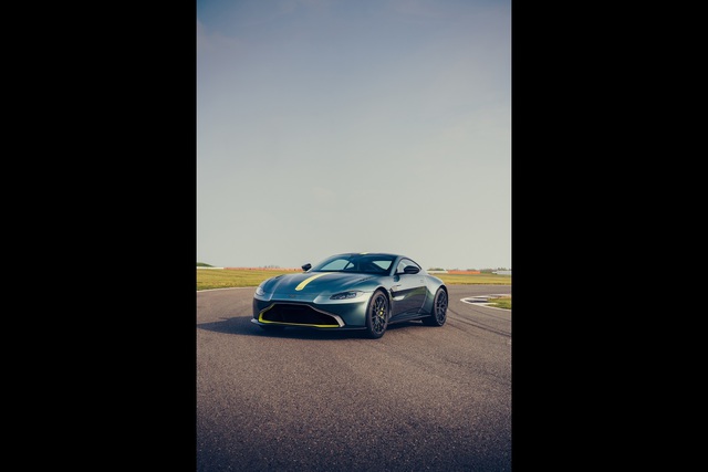 Aston Martin Vantage AMR manuel şanzımanla geldi - 11