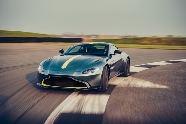 Aston Martin Vantage AMR manuel şanzımanla geldi - 10