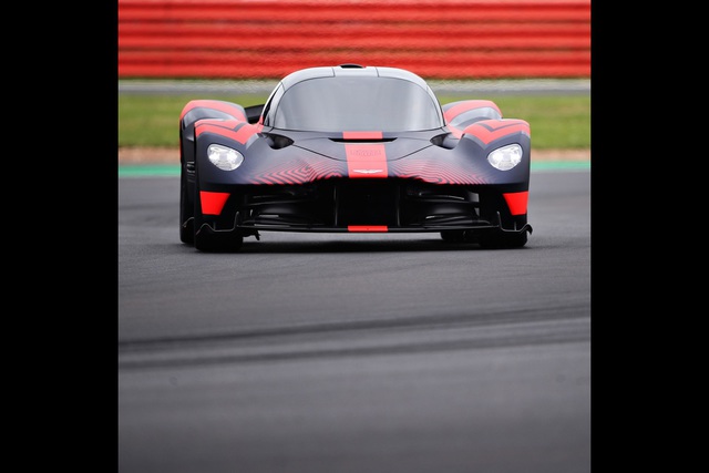 Aston Martin Valkyrie Silverstone’da görücüye çıktı - 4