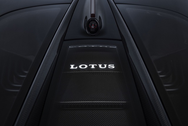 Lotus ilk hiper otomobili Evija'yı tanıttı! - 7