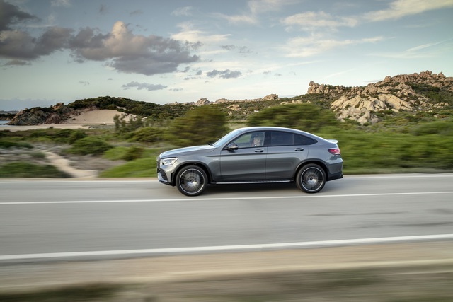 Mercedes, makyajlı GLC’de AMG 43 versiyonlarını tanıttı - 13