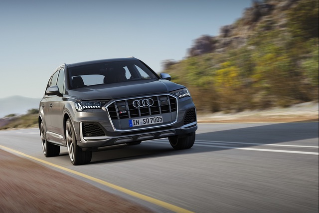 Audi SQ7 makyajlandı - 2