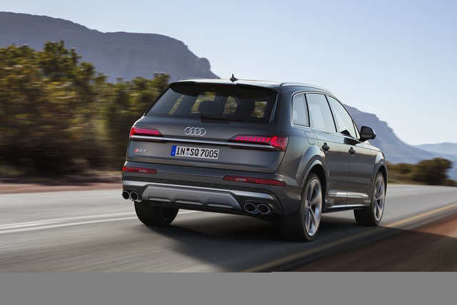 Audi SQ7 makyajlandı - 3