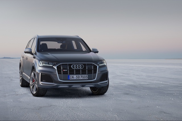 Audi SQ7 makyajlandı - 4