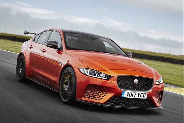 Dopingli Jaguar XE: SV Project 8 - 2