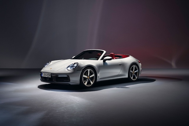 Porsche 911 Carrera Coupe ve Cabrio 15 bg ekstra güçle geldi - 5